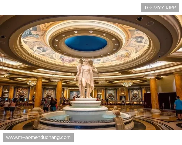 拉斯维加斯凯撒皇宫旅游指南：最佳入住时间、房型选择与周边景点介绍